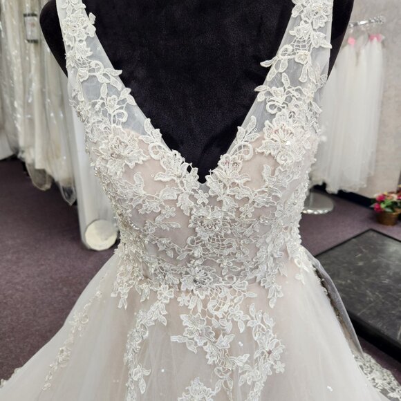 Maya Size 8 Ivory/Champagne PrivateLabel Bridal Gown Tulle/Lace Wedding Dress - Picture 3 of 7